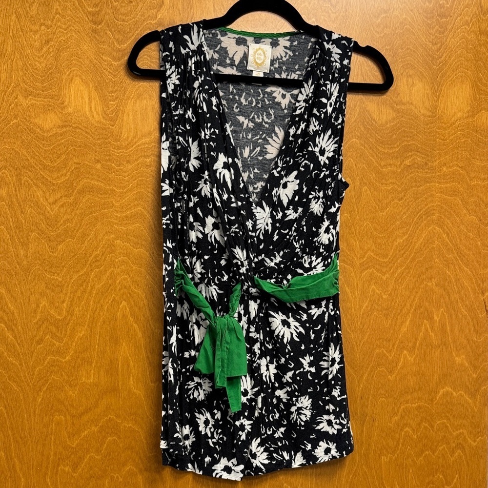 Rio Rao Floral Wrap Top with Green Accent size large